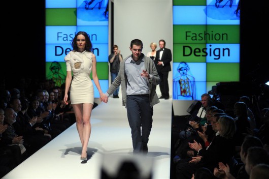 Zwycięzca warsztatów projektowania mody Fashion Design - IV edycja AFF 2010 fot. Paweł Miecznik