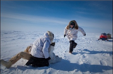 Kadr z filmu Na lodzie Andrew MacLeana (źródło: materiał prasowy organizatora)