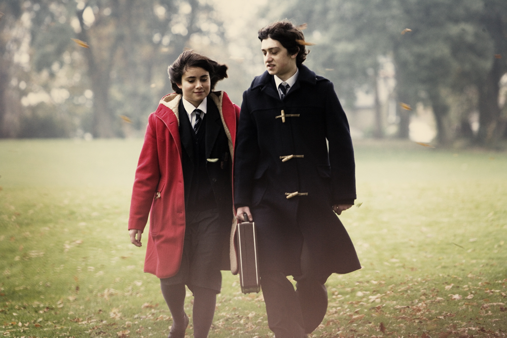 Craig Roberts i Yasmin Paige, Submarine, reż. Richard Ayoade (źródło: materiały prasowe dystrybutora)