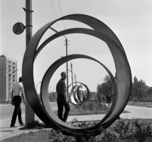 Bogdan Łopienski, „I Biennale Form Przestrzennych w Elblągu”, fotoreportaż, 1965 (źródło: materiał prasowy)