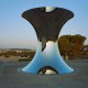 Widok rzeźby Anish Kapoora “Turning The World Upside Down” (2010 rok) zaprojektowanej na Crown Plaza w Israel Museum w Jerozolimie © Tim Hursley, Courtesy the Israel Museum, Jerusalem (źródło: materiał prasowy)