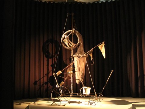 „Trąba Sądu Ostatecznego” T. Kantora, wystawa „Beuys-Kantor – Remembering”, Israel Museum w Jerozolimie, fot. Natalia Zarzecka (źródło: materiały prasowe organizatora)