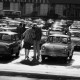 Harald Hauswald, „Berlin, Marx-Engels-Platz (obecnie plac Zamkowy) przed Ministerstwem Spraw Zagranicznych NRD”, 1984 cykl „Codzienność ” (źródło: materiały prasowe MCK)