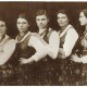 Porozmawiajmy o kobietach, Siostry Rojowny - od lewej Marysia, Hanka, Antoska, Broncia, Helena (źródło: materiały prasowe organizatora)