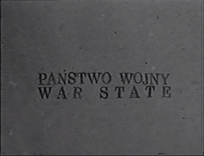 „Państwo wojny”, 1982, film 16 mm, 12'23'', realizacja zespołowa, montaż Józef Robakowski (kadr z filmu), Kolekcja Galerii Wymiany (źródło: materiał prasowy organizatora)