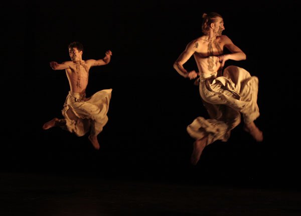 „Minus 2”, choreografia: Ohad Naharina - spektakl (źródło: materiały prasowe organizatora)