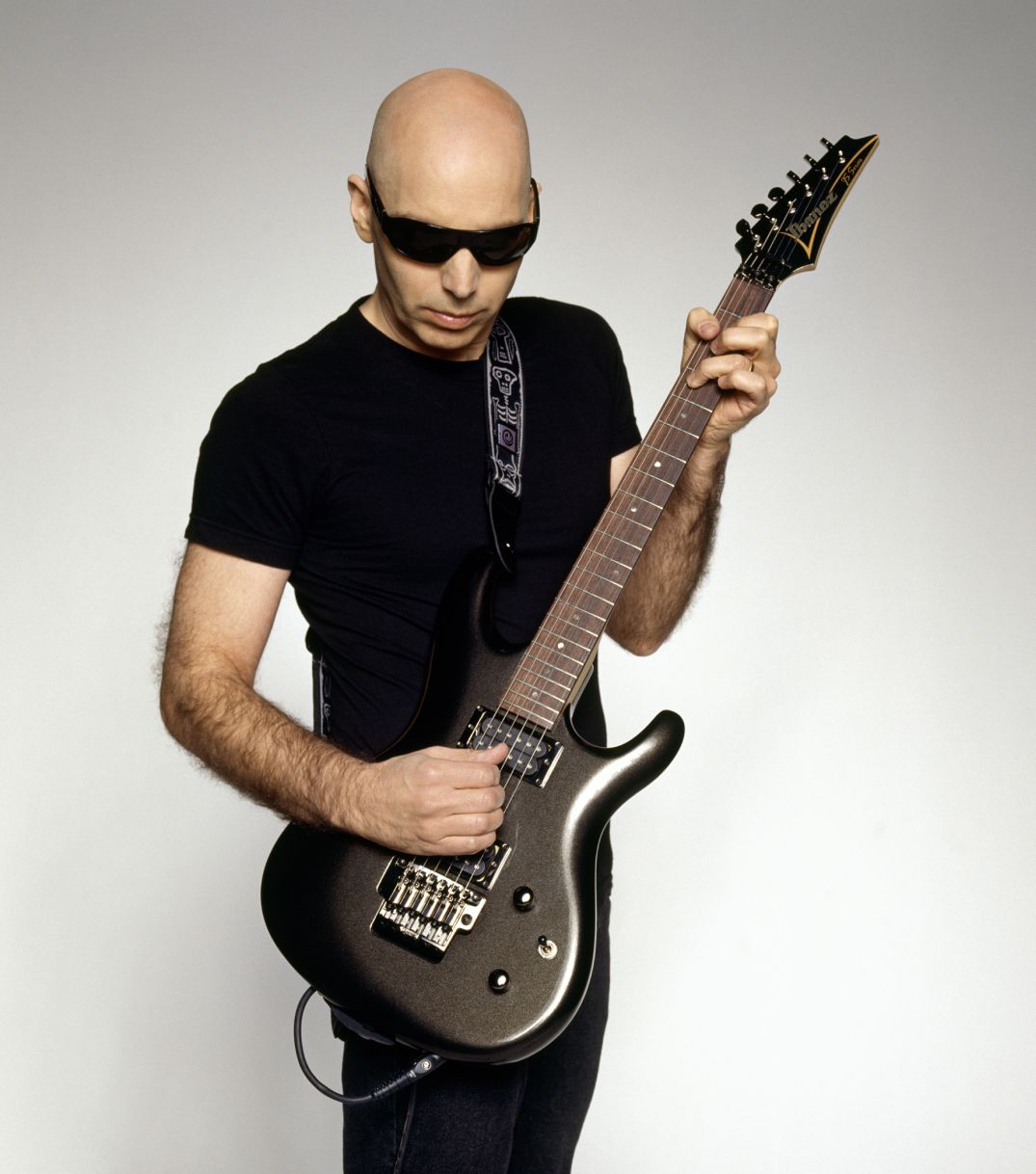 Joe Satriani (źródło: materiały prasowe)