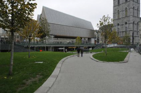 City hall / Wielofunkcyjny obiekt z halą targową, Gandawa, Belgia, proj. Robbrecht en Daem architecten; Marie-José Van Hee architecten (źródło: materiały prasowe organizatora)