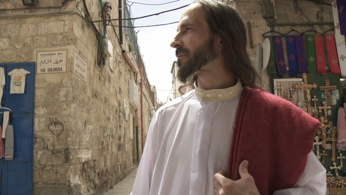 Katarzyna Kozyra, „Szukając Jezusa”, wideo, 2013 Dzięki uprzejmości Fundacji Katarzyny Kozyry (źródło: materiały prasowe organizatora)