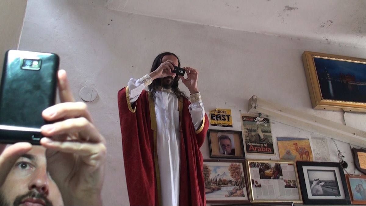 Katarzyna Kozyra, „Szukając Jezusa”, wideo, 2013 Dzięki uprzejmości Fundacji Katarzyny Kozyry (źródło: materiały prasowe organizatora)