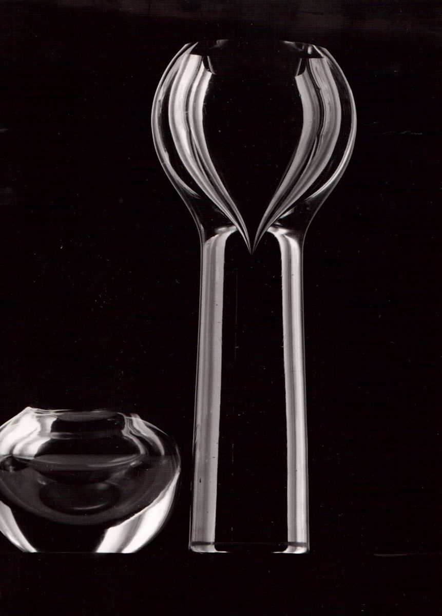 Naczynia szklane projektu Romana Rosyka, przed 1970, fotografia czarno-biała, 16,5 x 22 cm (źródło: materiały prasowe organizatora)