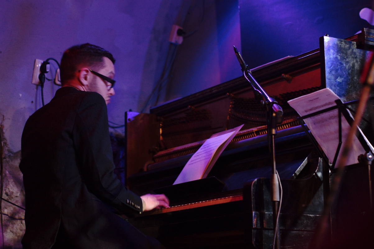 Directions In Music Nights: Elvin Jones, 4 kwietnia, Harris Piano Jazz Bar w Krakowie – fotorelacja z koncertu, fot. Maksymilian Popek (źródło: materiały prasowe)