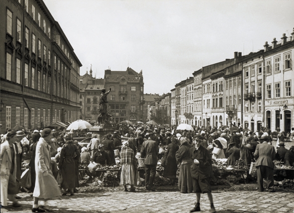 Lwów. Targ na rynku, fot. Henryk Poddębski (źródło: materiały prasowe organizatora)