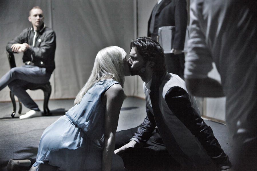 „Iwona, księżniczka Burgunda” w reżyserii Krzysztofa Garbaczewskiego podczas 38. Opolskich Konfrontacji Teatralnych (źródło: materiały prasowe)