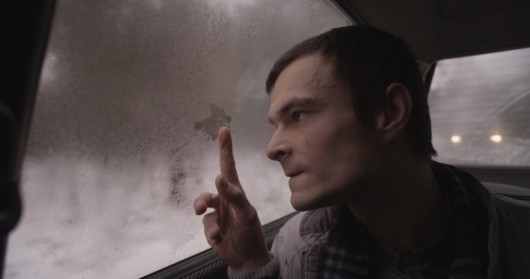 Dawid Ogrodnik w filmie „Chce się żyć”, fot. Aleksandra Mecwaldowska (źródło: materiały prasowe dystrybutora)