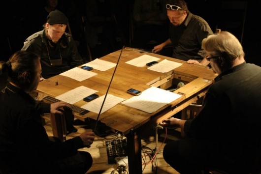 Karbido, „Table Around Cage”, fot. Krzysztof Pawłowski (źródło: materiały prasowe organizatora)