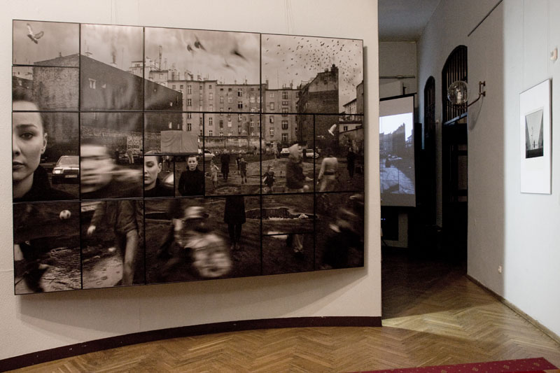 Wystawa prac Michała Pietrzaka pt. „Habitat” w Muzeum Ziemi Kłodzkiej w Kłodzku (źródło: materiały prasowe organizatora)