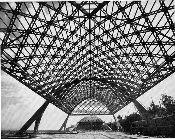 Pier Luigi Nervi, Orbetello Hangars w trakcie konstrukcji, ok. 1939 r. (źródło: materiały prasowe organizatora)