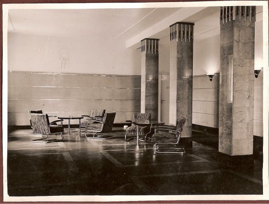 Wnętrze holu Dyrekcji Naczelnej Zakładów Południowych w Stalowej Woli, 1939 r. (źródło: materiały prasowe organizatora)