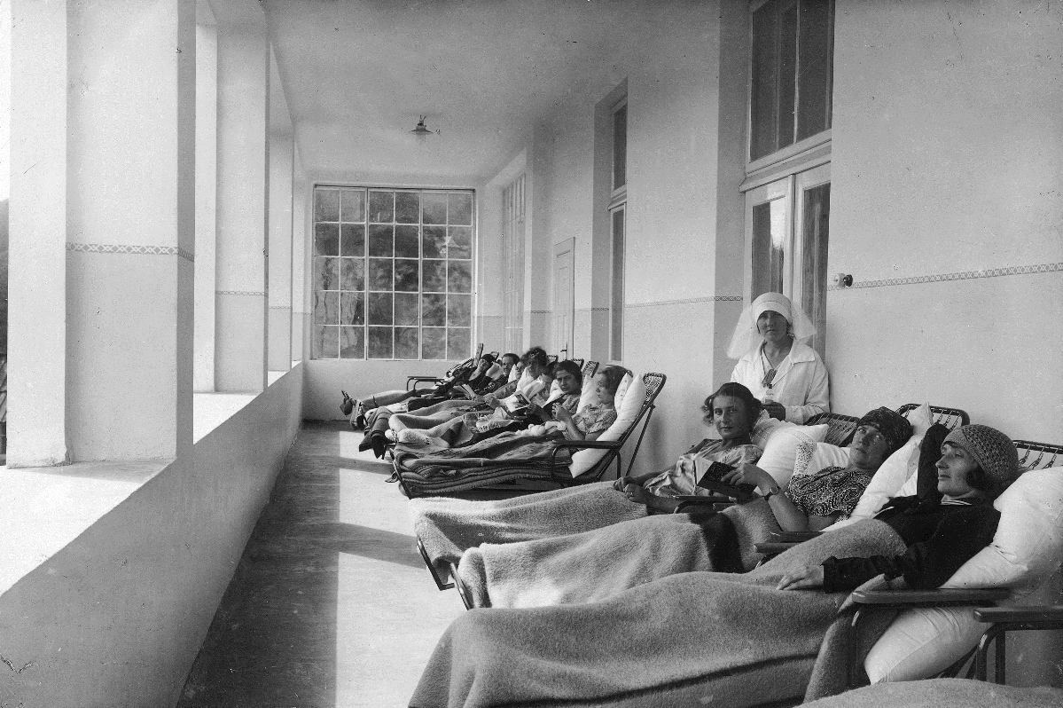 Kuracjusze sanatorium w Zakopanem (źródło: domena publiczna)