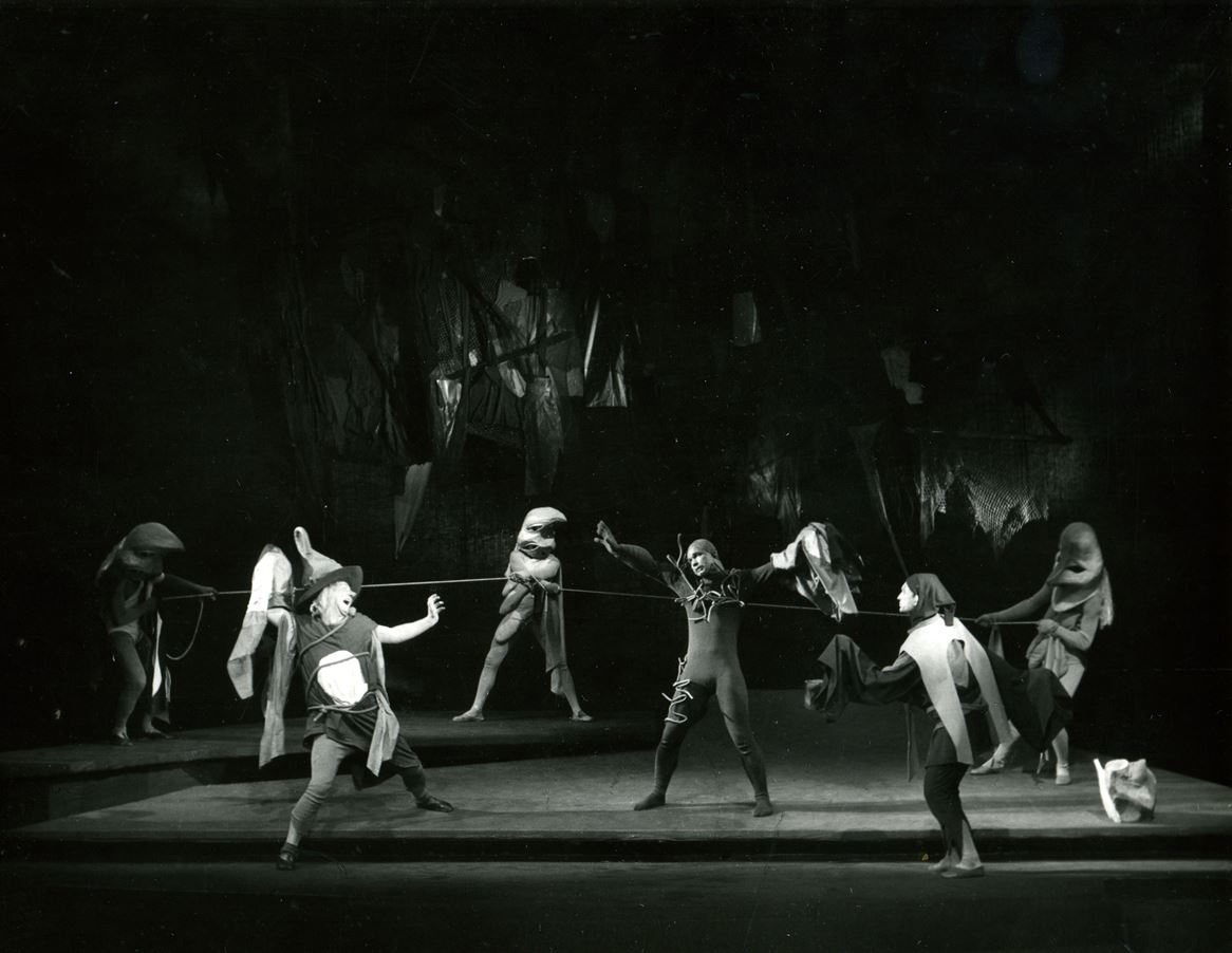 William Szekspir „Burza”, reż. Krystyna Skuszanka, scen. Józef Szajna, 20 III 1959, fot. Adam Drozdowski (źródło: mat. prasowe)