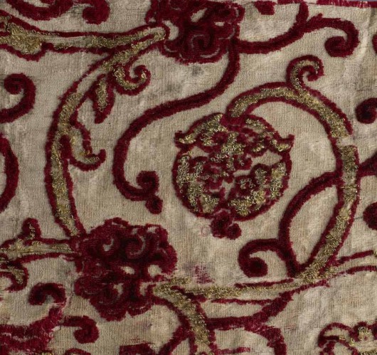 Fragment brokatu aksamitnego, Włochy, około poł. XVI wieku (źródło: materiały prasowe organizatora)