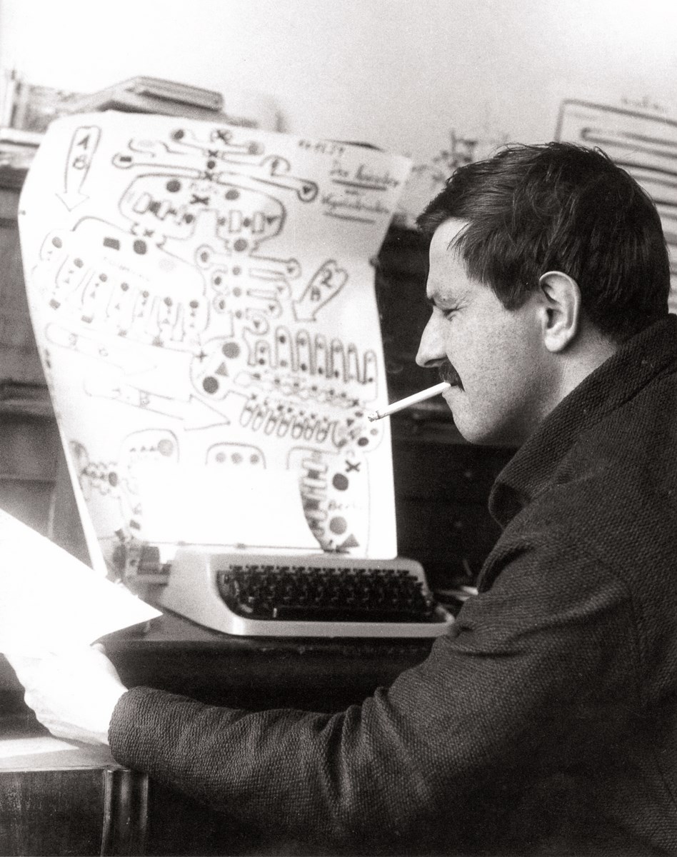 Günter Grass podczas pracy nad wczesną wersją „Psich lat”, Berlin 1960-61 (źródło: materiały prasowe organizatora)