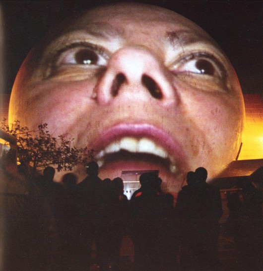 Krzysztof Wodiczko, Tijuana, 2001, fot. artysta, PGS, Fundacja Profile (źródło: materiały prasowe organizatora)