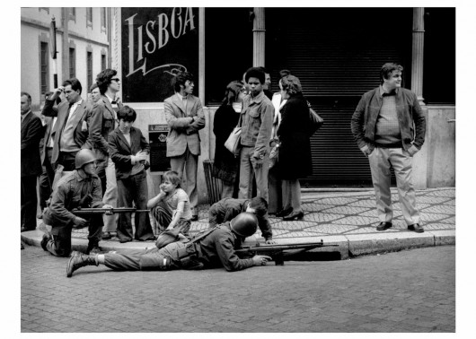 Lizbona, 25 kwietnia 1974, fot. Alfredo Cunha (źródło: materiały prasowe organizatora)