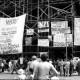 Baner wyborczy wywieszony w maju 1989 r. na rusztowaniu remontowanego Dworu Artusa, fot. R. Stasiak (źródło: materiały prasowe organizatora)