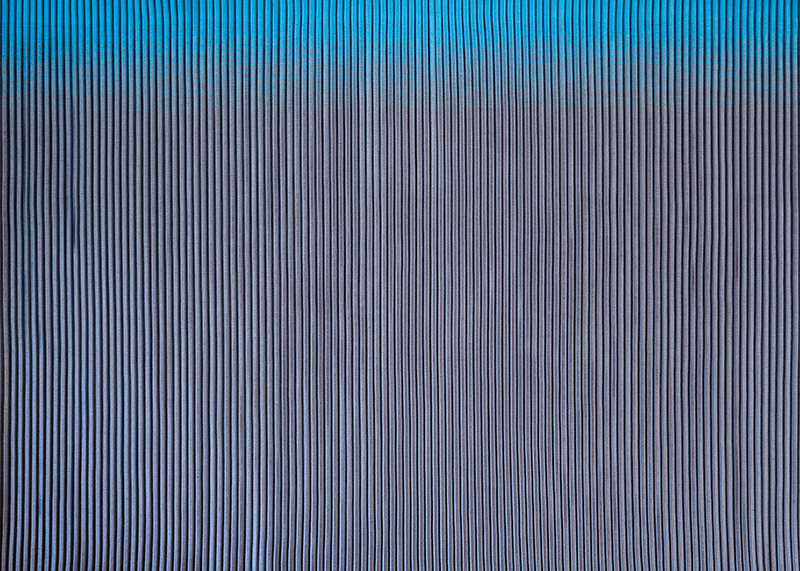 Javier Fernandez, „Gris bleu”, 280x210 cm, 2010 (źródło: materiały prasowe organizatora)