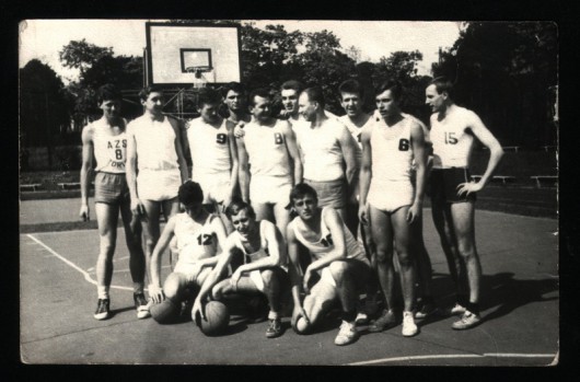 Koszykarze toruńskiego AZS-u – Twarde Pierniki, 1966, fot. Andrzej Kamiński (źródło: materiały prasowe)