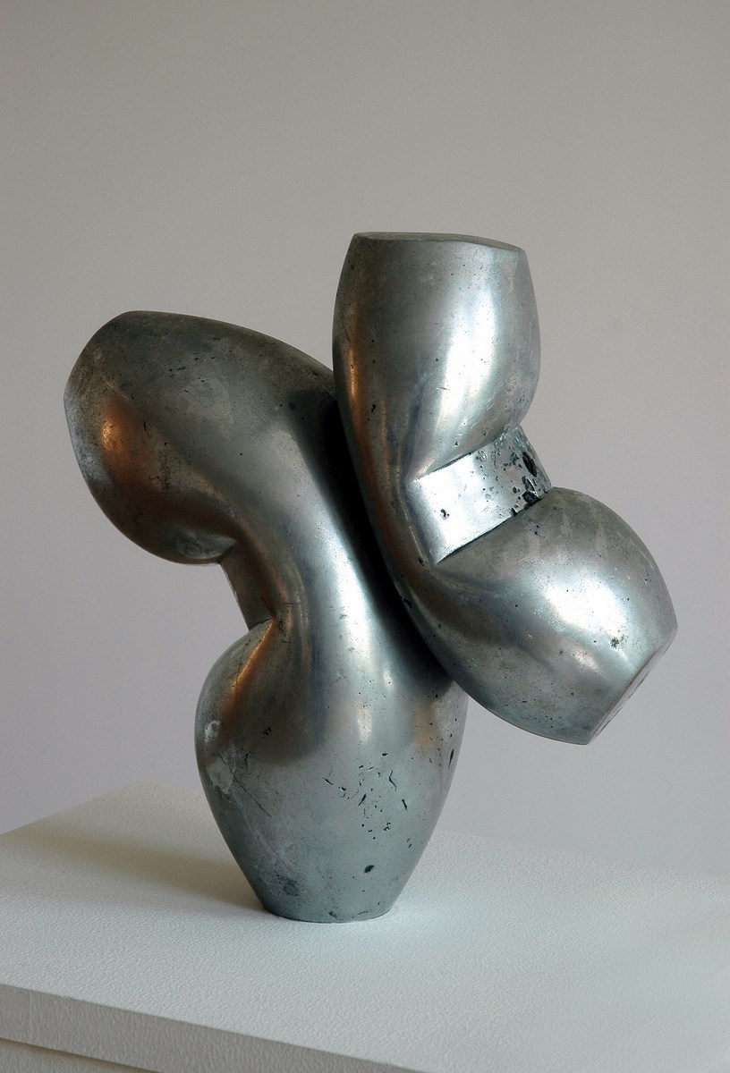 Maria Bartuszová, Rzeźba dwuczęściowa V., 1973, aluminium, fot. G. Bodnár, dzięki uprzejmości Rodziny Bartuszów (źródło: materiały prasowe organizatora)