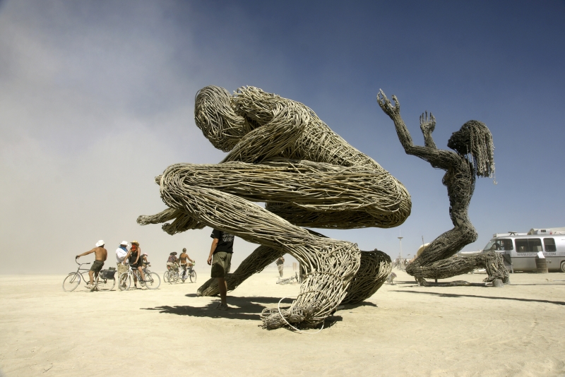 „Burning Man”, fot. Romualdas Požerskis i Monika Požerskytė (źródło: materiały prasowe organizatora)