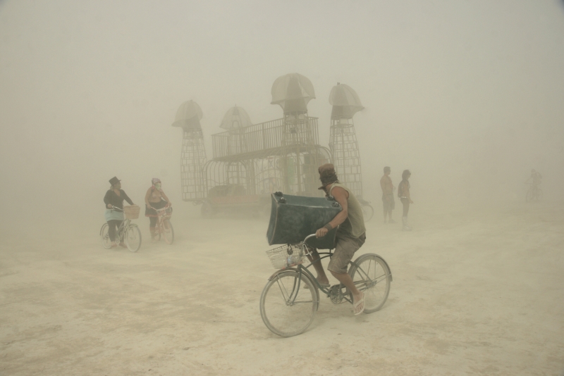 „Burning Man”, fot. Romualdas Požerskis i Monika Požerskytė (źródło: materiały prasowe organizatora)