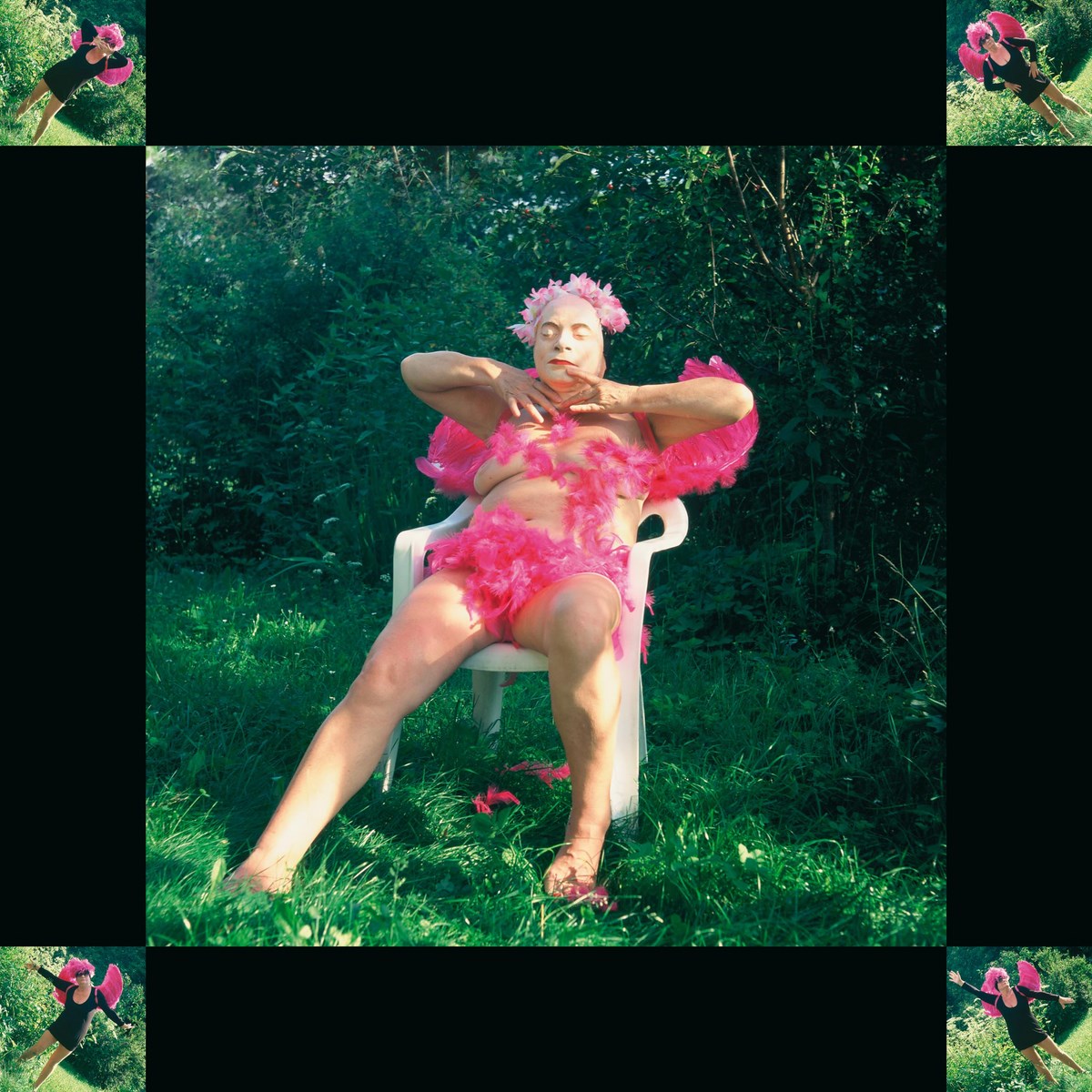 Natalia LL, „Chichot Odyna”, 2009, 2 fotografie barwne, 100 x 100 cm oraz wideo. Dzięki uprzejmości artystki (źródło: materiały prasowe organizatora)