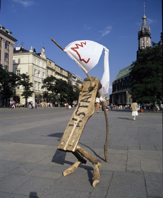 Jerzy Bereś, „Wstań”, 1988, fot. Witold Górka (źródło: materiały prasowe organizatora)