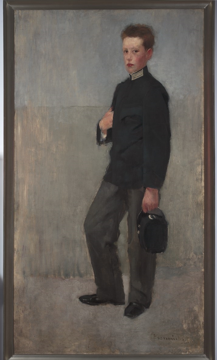 Portret chłopca w gimnazjalnym mundurku, ok. 1890. Olej, płótno, 180 × 100 cm Sygn. p. d. Boznańska, inskrypcja na krośnie ołówkiem: portret München Muzeum Narodowe w Warszawie, nr inw. MP 2153. Zakup, 1986 (źródło: materiały prasowe organizatora)