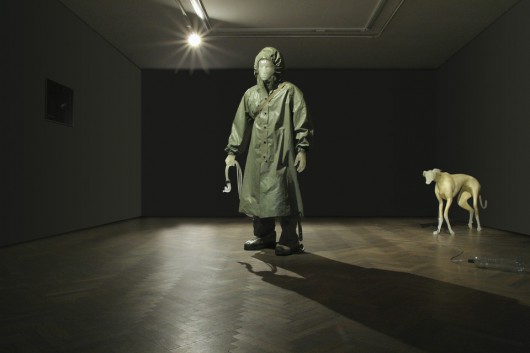 Jakub Bąkowski, „Chłopiec i jego pies”, wystawa „Zbiory wspólne” (źródło: materiały prasowe organizatora)