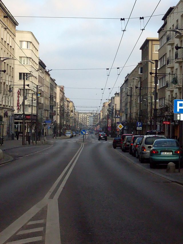 Ulica Śwętojańska w Gdyni (źródło: Wikipedia, na licencji Creative Commons)