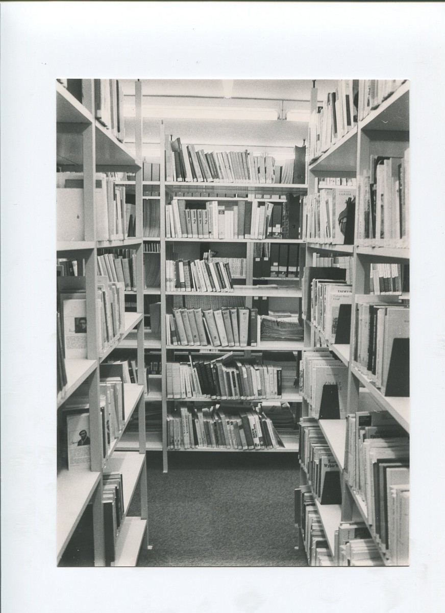 Biblioteka w Niemieckim Instytucie Kultury Polskiej w Darmstadt. Ze zbiorów MMŁ (źródło: materiały prasowe MMŁ)