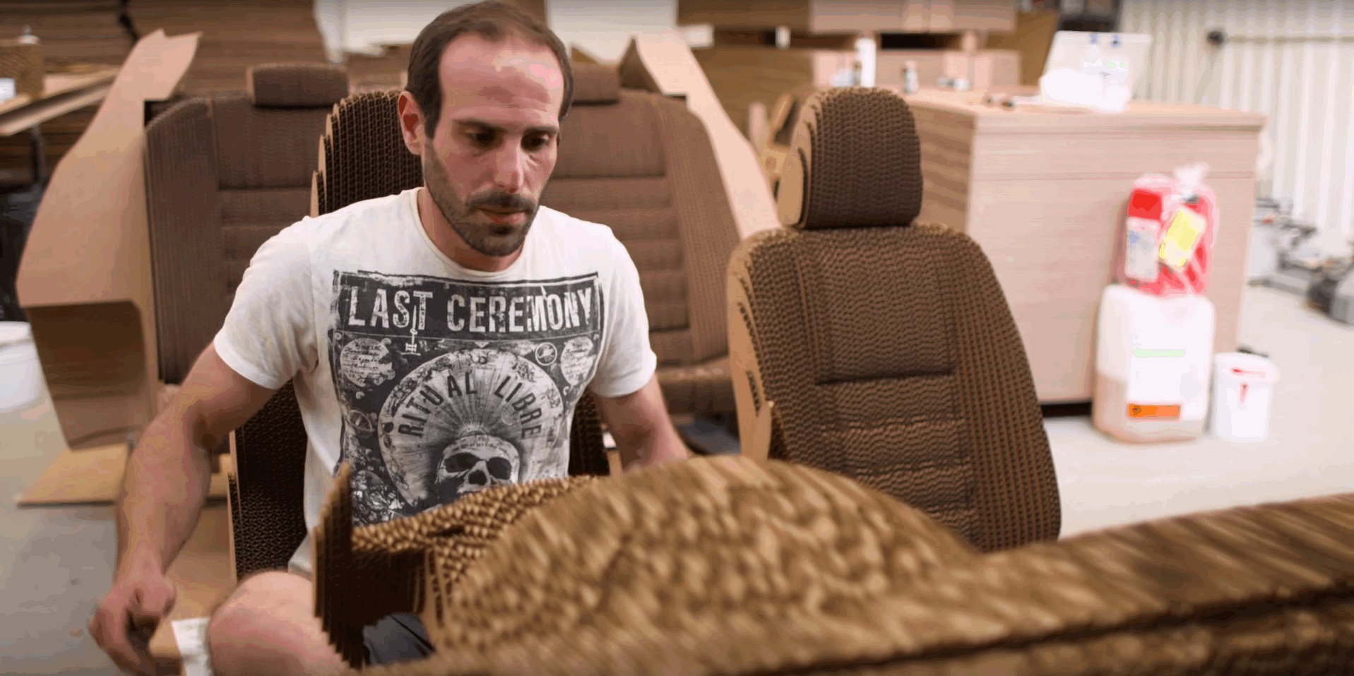 Samochód Origami, kadr z fimu Making the Origami Inspired Car (źródło: materiały prasowe Lexus UK)