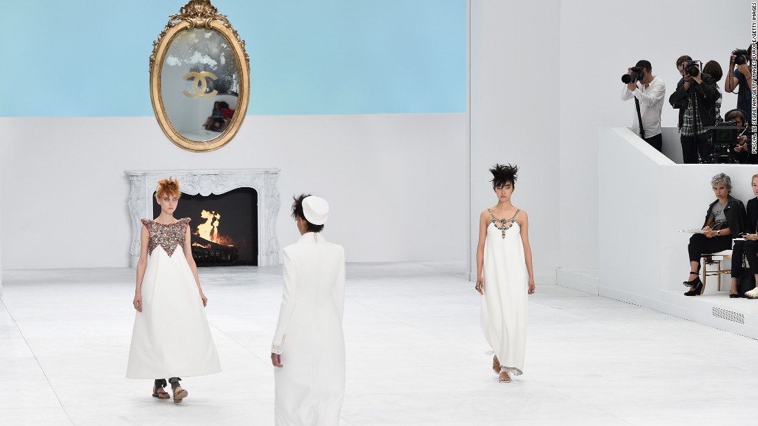 Jesienno-zimowy pokaz Chanel 2014 został zainspirowany twórczością Le Corbusiera (źródło: CNN Style)