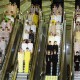 Ruchome schody zamiast wybiegu? Czemu nie? Na zdjęciu pokaz Louis Vuitton wiosna/lato 2013 (źródło: CNN Style)