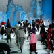 Papierowy zamek na pokazie Marc Jacobs jesień/zima 2012 (źródło: CNN Style)