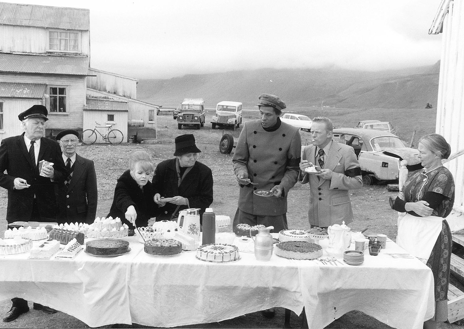 „Duszpasterstwo pod lodowcem”, reż. Guðný Halldórsdóttir, 1989 – kadr z filmu (źródło: materiały prasowe organizatora)