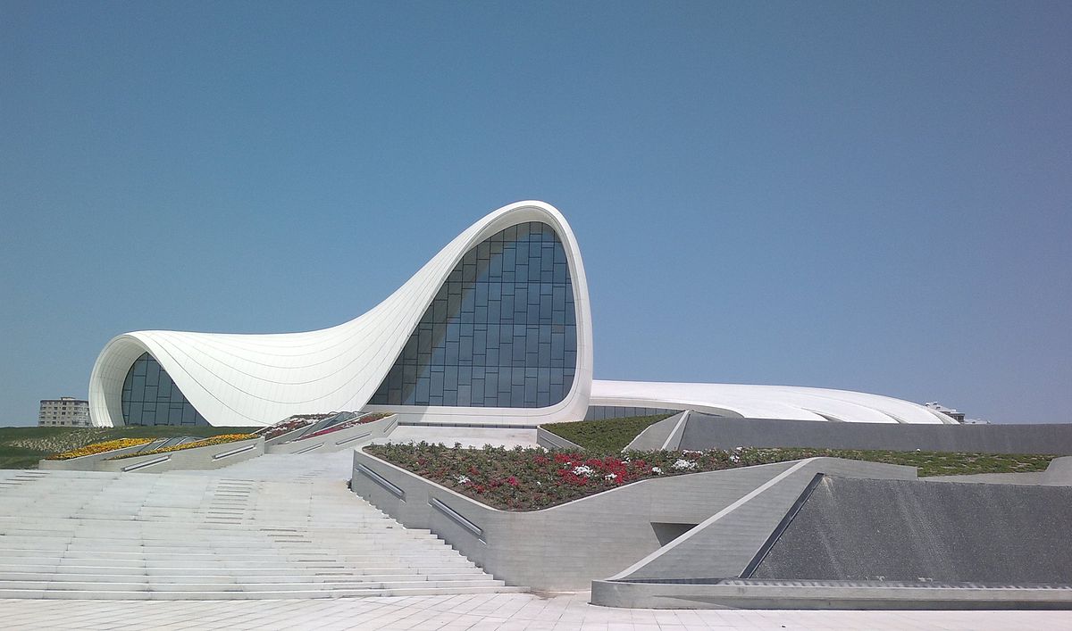 Zaha Hadid, Heydar Aliyev Center w Baku (źródło: Wikipedia – na licencji Creative Commons)