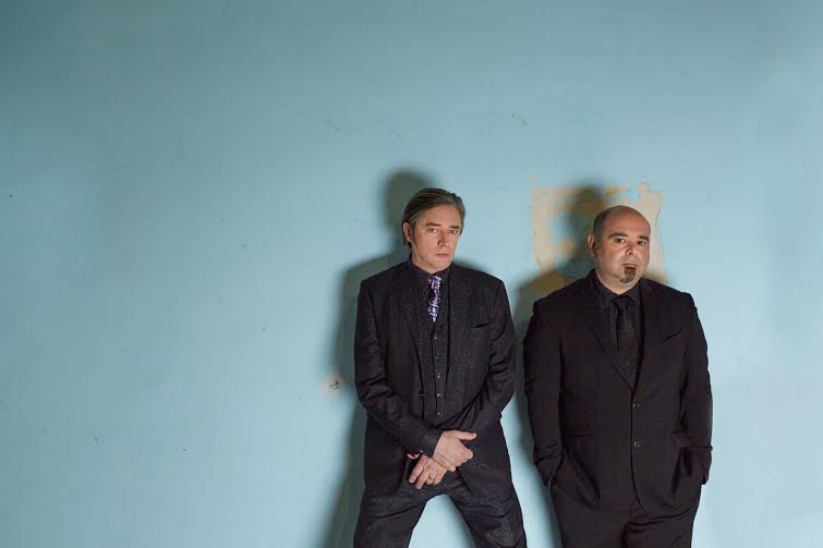 Blixa Bargeld i Teho Teardo (źródło: materiały prasowe organizatora)