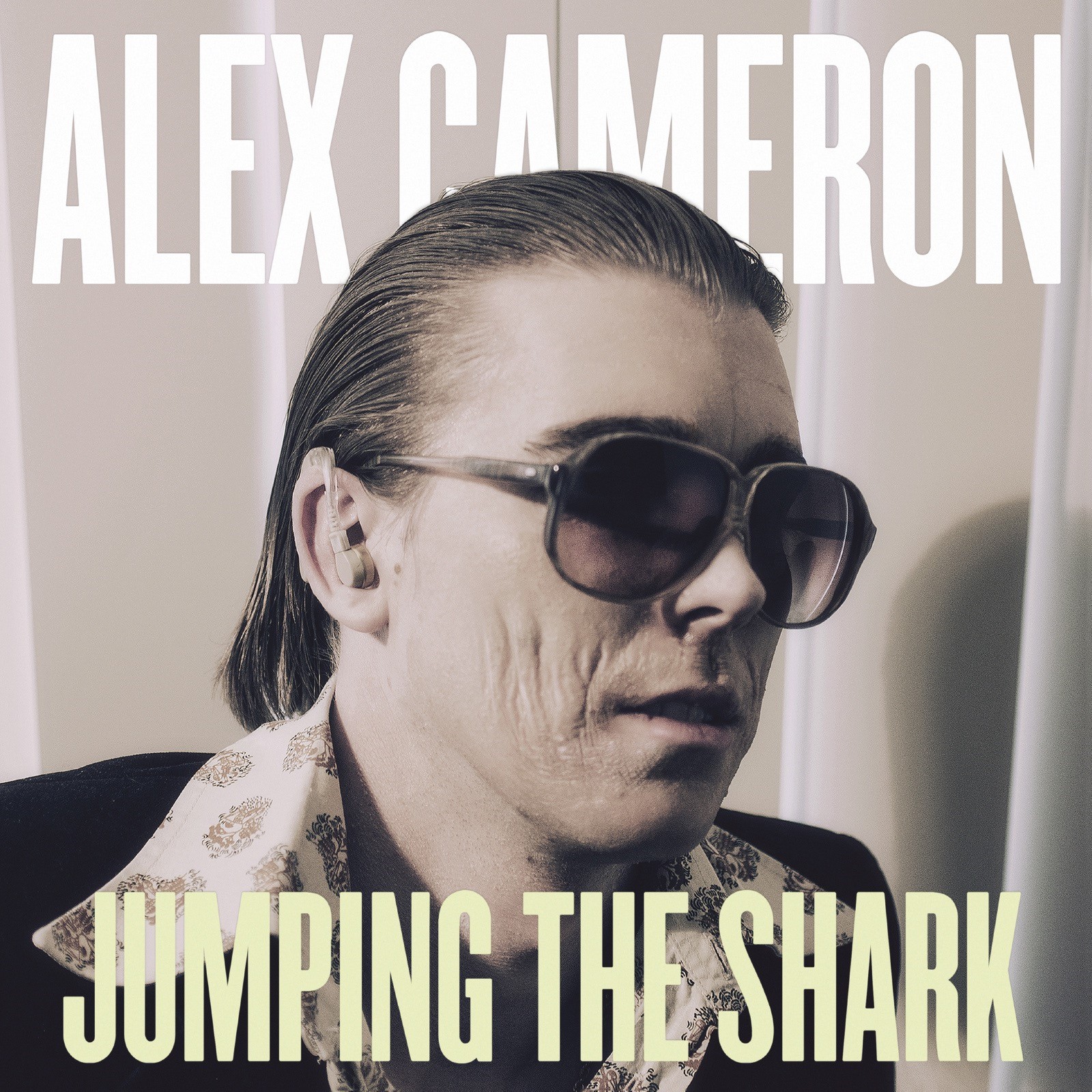 Alex Cameron, „Jumping The Shark” – okładka płyty (źródło: materiały prasowe wydawcy)