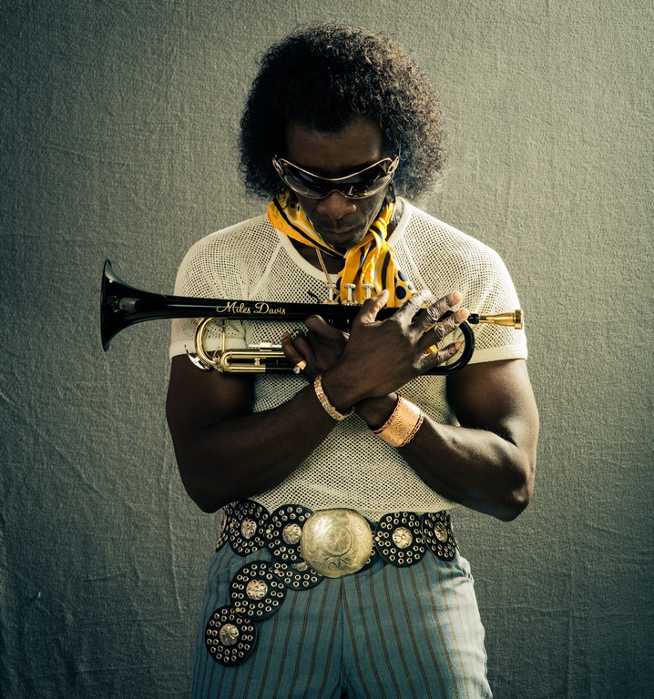 „Miles Davis i ja”, reż. Don Cheadle (źródło: materiały prasowe dystrybutora)